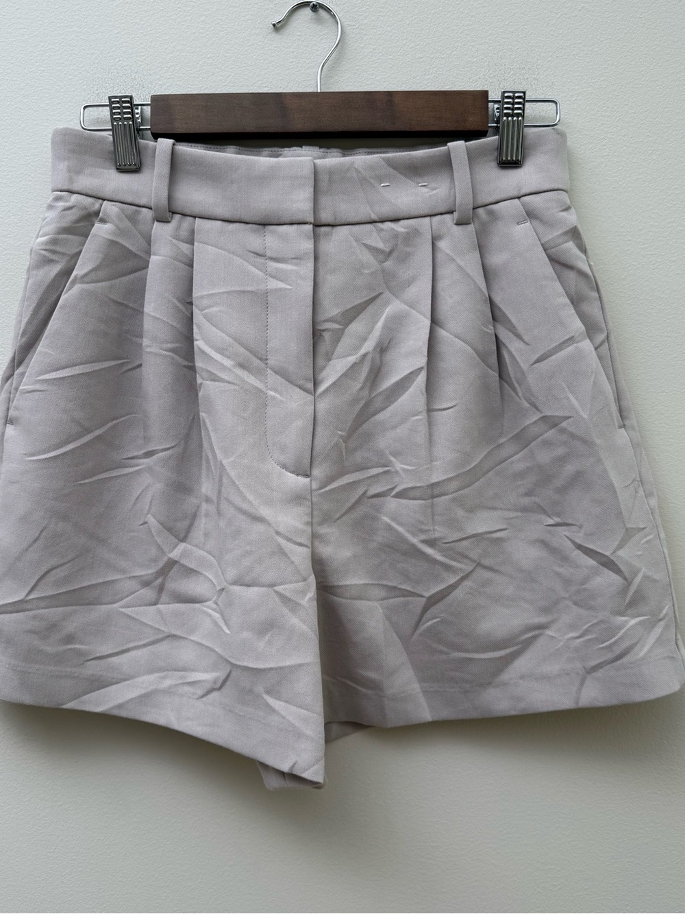 Abercrombie & Fitch High-Waist Pleated Shorts